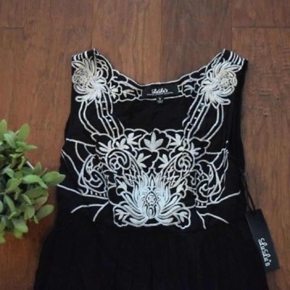 Lulu’s Black & White Embroidered Summer Dress S